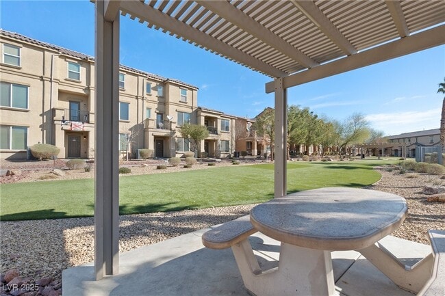 4575 Pencester St in Las Vegas, NV - Building Photo - Building Photo