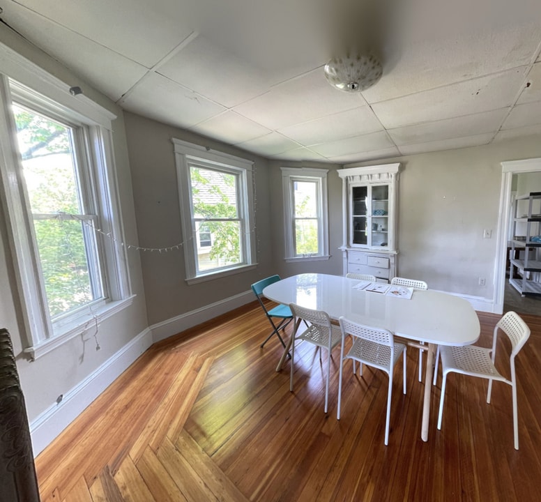 24 Dearborn Rd in Somerville, MA - Building Photo