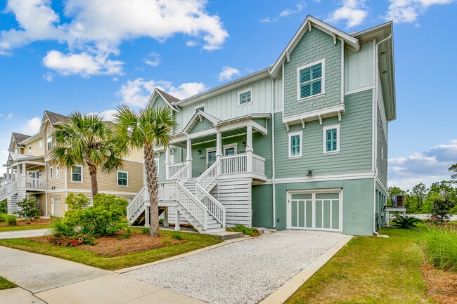 property at 6584 Carlinga Dr