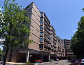 River Ridge Terrace in Highland Park, NJ - Foto de edificio - Building Photo