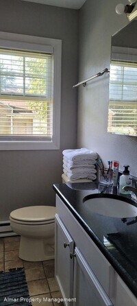 724 S Summit St photo'