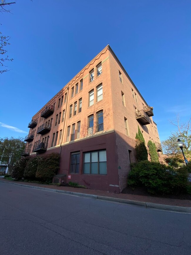 property at 230 W Tazewell St