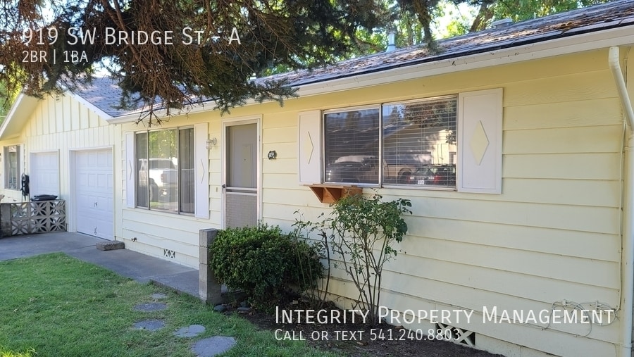 919 SW Bridge St in Grants Pass, OR - Building Photo