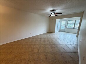 4533 Marine Pkwy in New Port Richey, FL - Building Photo - Building Photo