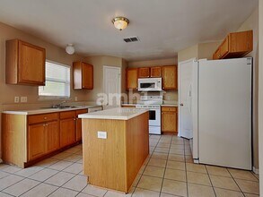 30131 Rattana Ct in Wesley Chapel, FL - Building Photo - Building Photo