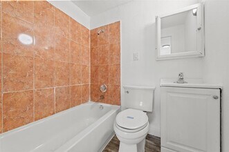 1524 NW 18th Ct in Fort Lauderdale, FL - Foto de edificio - Building Photo