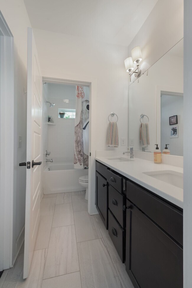 1040 Maynor Ave in Nashville, TN - Building Photo - Building Photo
