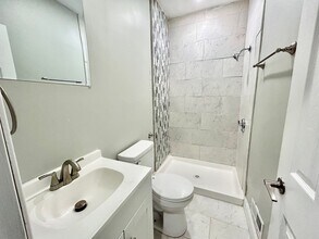 325 N 62nd St in Philadelphia, PA - Foto de edificio - Building Photo