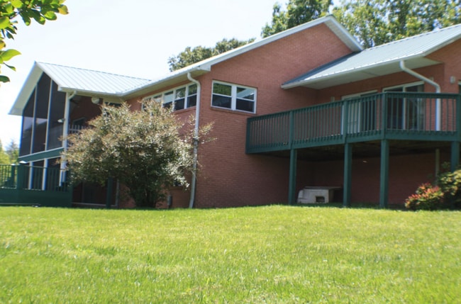 1835 River Rd in New Market, TN - Foto de edificio - Building Photo