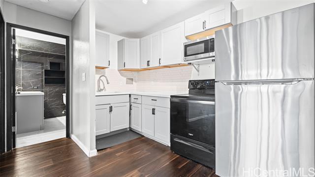 2115 Ala Wai Blvd in Honolulu, HI - Building Photo - Building Photo