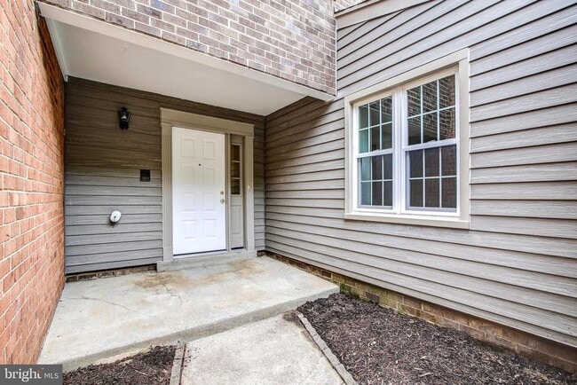property at 1006 Moore Pl SW