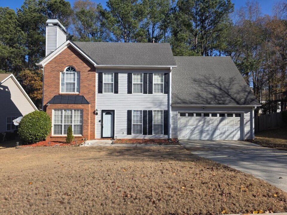 1145 Chateau Terrace in Mcdonough, GA - Building Photo