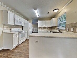 1405 Randall Park Dr in Knoxville, TN - Building Photo - Building Photo