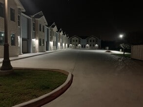 1402 S H St in Harlingen, TX - Foto de edificio - Building Photo
