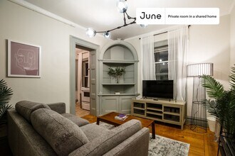 Private bedroom in 4 bed/1 bath Home in New York, NY - Building Photo - Building Photo