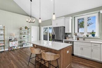 534 Sudbury Cir in Oswego, IL - Building Photo - Building Photo