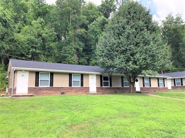 Solon Court Apartments in Dunbar, WV - Building Photo