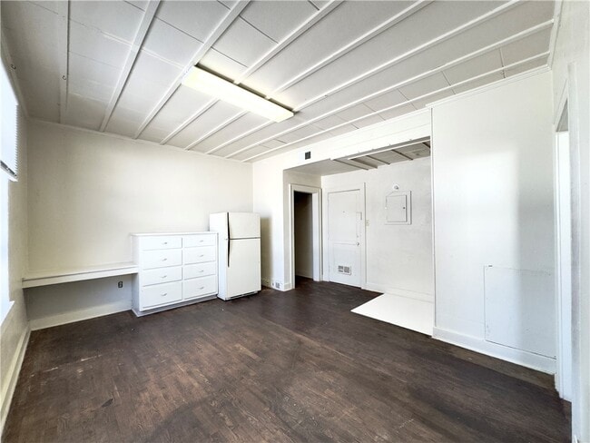 property at 645 W Dickson St