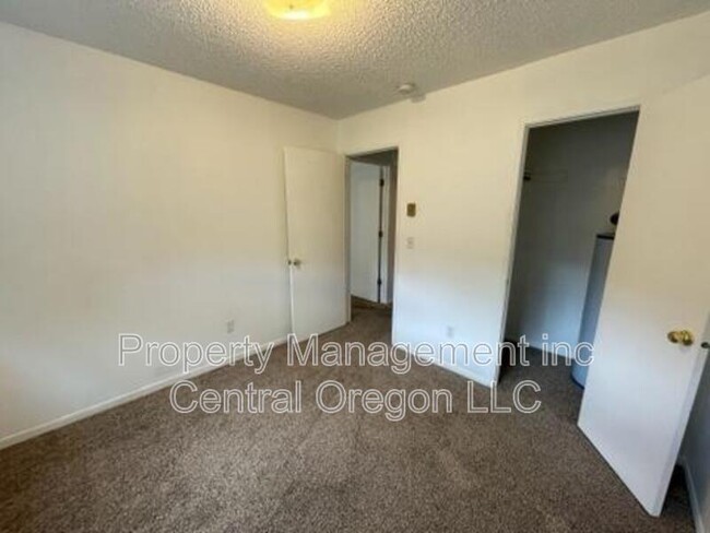 property at 1000 NE 3rd St