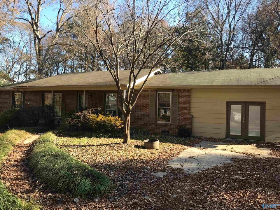 518 Seaborn Dr NW in Huntsville, AL - Building Photo