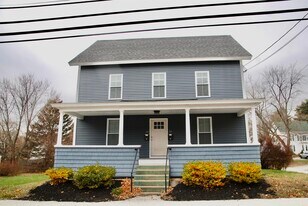 34 Broadway in Pembroke, NH - Building Photo