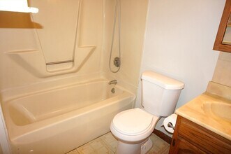 33 King Philip Rd in Sudbury, MA - Building Photo - Building Photo