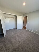 620 Fall Meadow Ln in Belton, MO - Building Photo - Building Photo