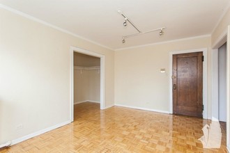 739 W Belmont Ave in Chicago, IL - Building Photo - Building Photo