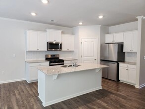 152 Brookfield Dr in Braselton, GA - Foto de edificio - Building Photo