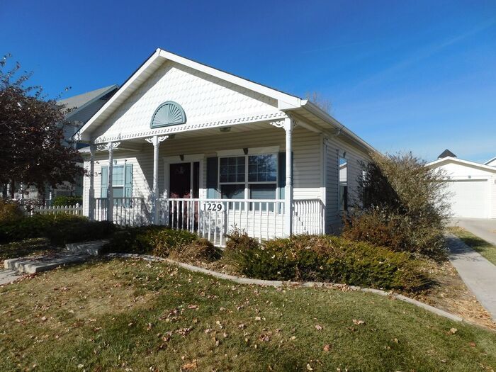 1229 Windsor Park Dr in Fruita, CO - Building Photo