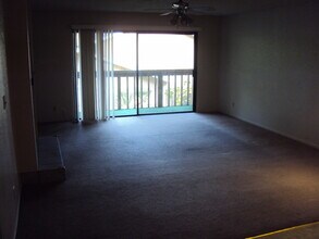 236 N Crenshaw St in Visalia, CA - Building Photo - Building Photo