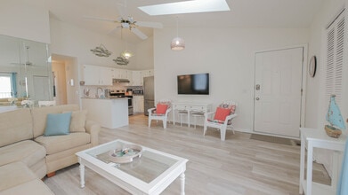 16 N Monroe Ave, Unit B4 in Margate City, NJ - Building Photo - Building Photo