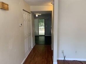 803 Hamlet Way in Charleston, WV - Building Photo - Building Photo