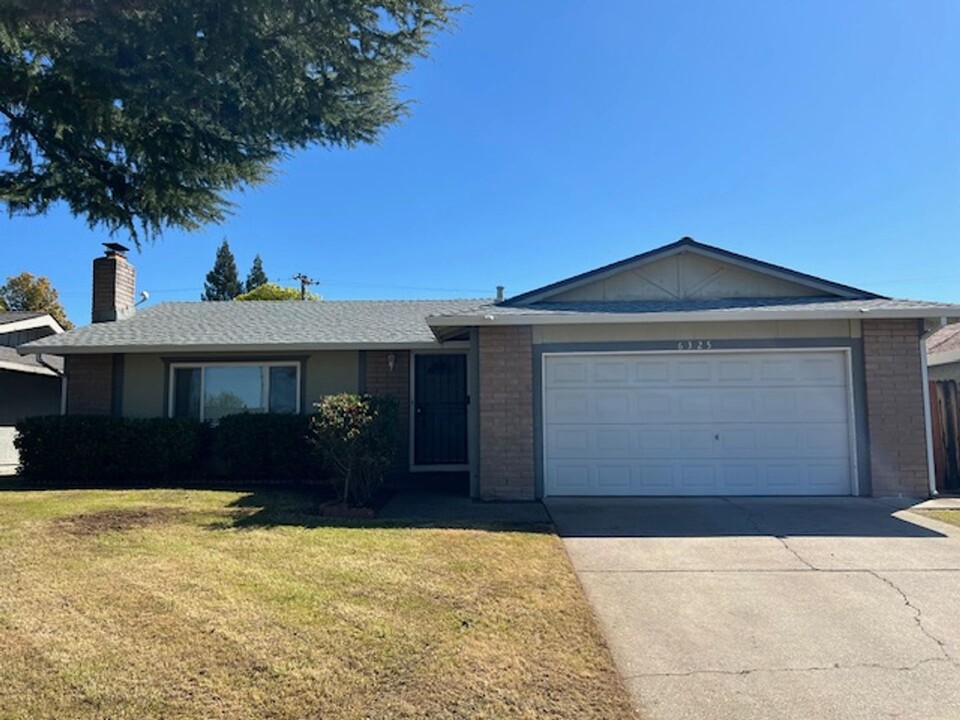 6325 Westwood Dr in Rocklin, CA - Building Photo