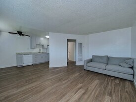 Orange Grove Apartments in Sacramento, CA - Building Photo