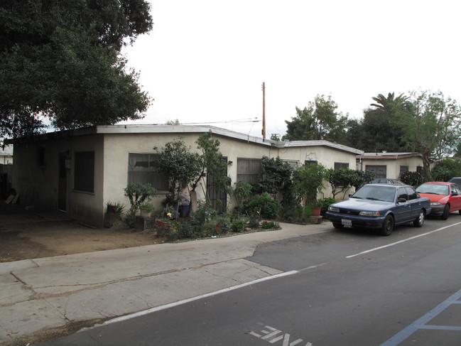 653 N Park Ave in Pomona, CA - Building Photo - Building Photo