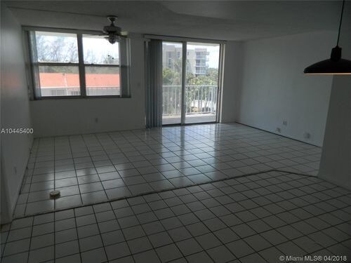 16565 NE 26th Ave-Unit -3D in North Miami Beach, FL - Building Photo - Building Photo