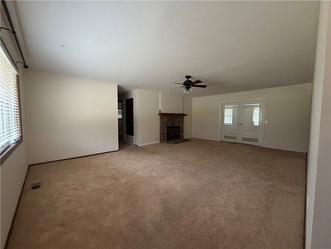 9108 Bluff Dr in Rogers, AR - Building Photo - Building Photo