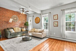 60 Beacon St, Unit 2 in Chelsea, MA - Building Photo