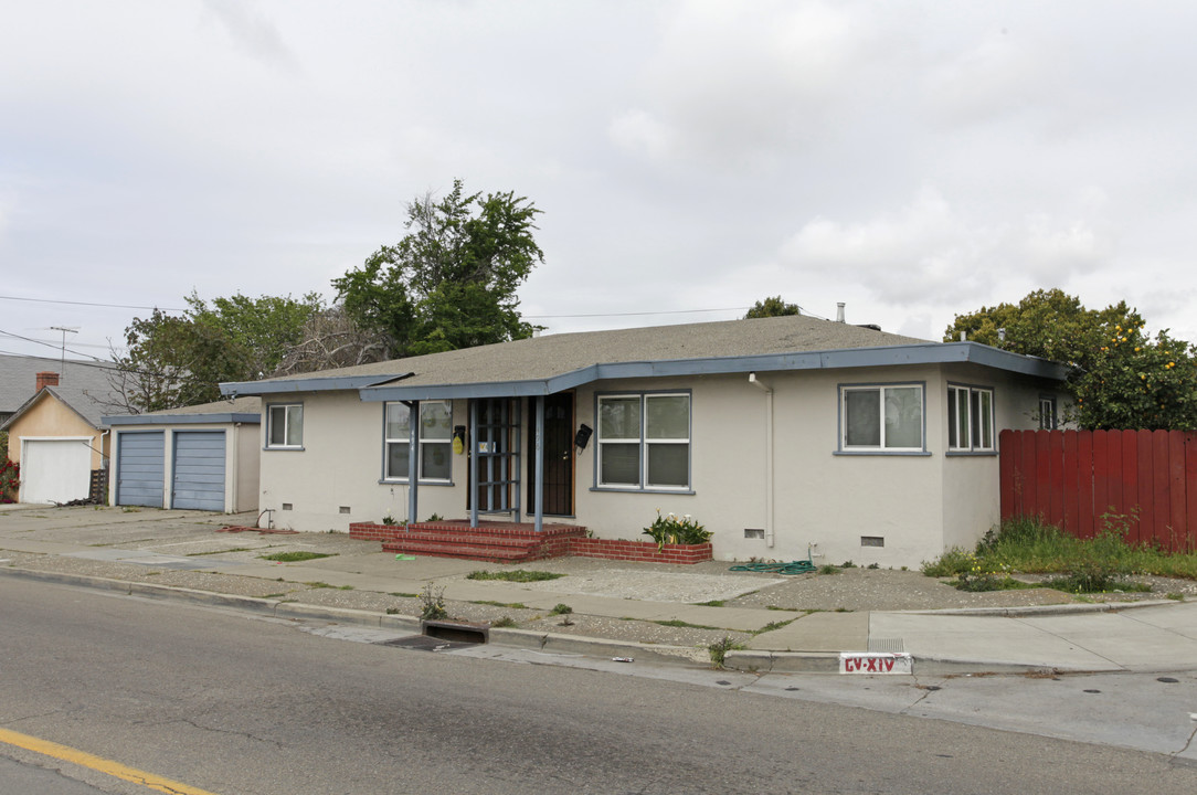 494-496 Orchard Ave in Hayward, CA - Foto de edificio