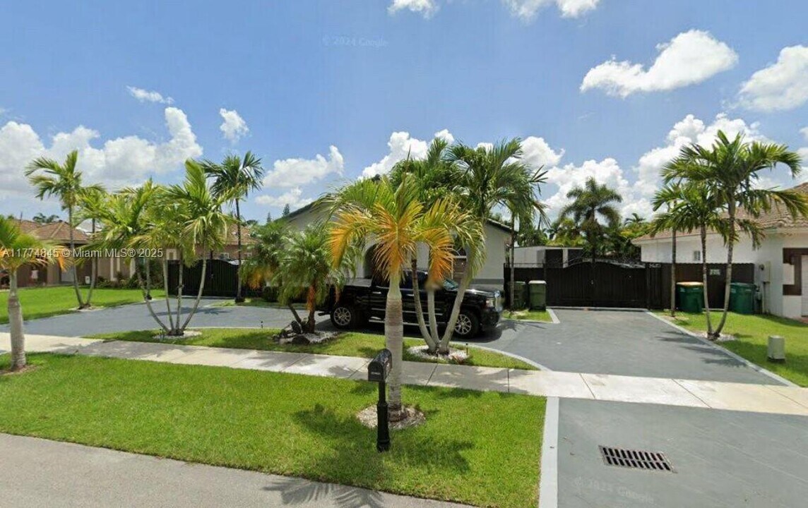 709 SE 13th Terrace in Homestead, FL - Building Photo