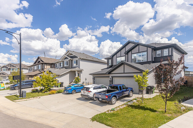 8578 Cushing Pl SW in Edmonton, AB - Building Photo - Primary Photo