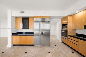 789 Crandon Blvd in Key Biscayne, FL - Building Photo - Building Photo