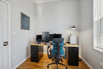 3024 N Sawyer Ave in Chicago, IL - Building Photo - Building Photo