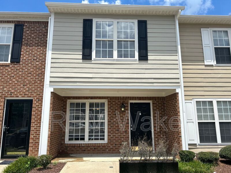 7 Cheltenham Dr in Clayton, NC - Building Photo