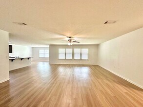 348 Merlin Ct in Crestview, FL - Building Photo - Building Photo