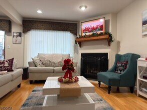 68 Patriots Rd in Morris Plains, NJ - Building Photo - Building Photo