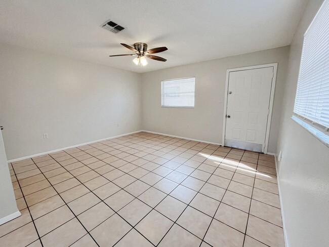 5723 Silver Spur Dr in Holiday, FL - Building Photo - Building Photo