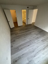 919 S Weatherred Dr in Richardson, TX - Building Photo - Building Photo