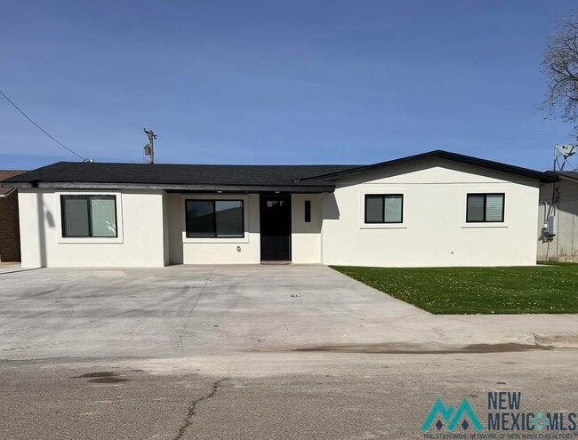 property at 1814 W Clayton Ave